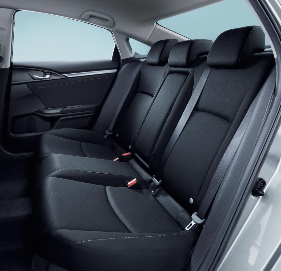 Интерьер Honda Civic Sedan (FC) 2017 года  (JP) (фото 7 из 12)
